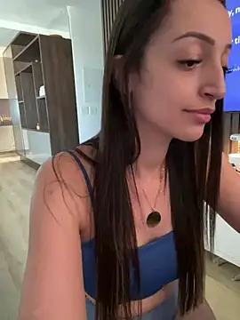 Snapshot of BelleRune chatting on December 2024 07:32:02 PM BelleRune online show from December 2024 07:32:02 PM