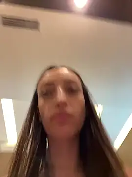 Snapshot of BelleRune chatting on December 2024 06:28:02 PM BelleRune online show from December 2024 06:28:02 PM