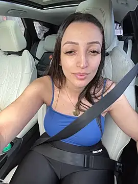 Snapshot of BelleRune chatting on December 2024 05:44:01 PM BelleRune online show from December 2024 05:44:01 PM