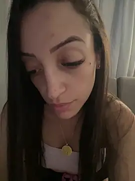 Snapshot of BelleRune chatting on January 2025 02:03:02 PM BelleRune online show from January 2025 02:03:02 PM