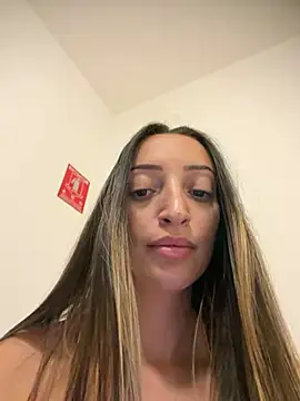 Snapshot of BelleRune chatting on July 2026 10:16:02 PM BelleRune online show from July 2026 10:16:02 PM