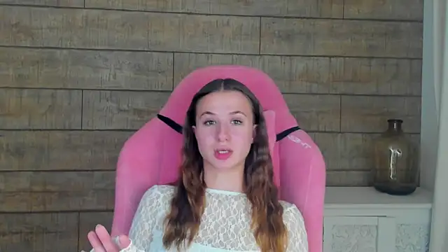 KristinaBellini online show from November 2025 05:16:01 PM