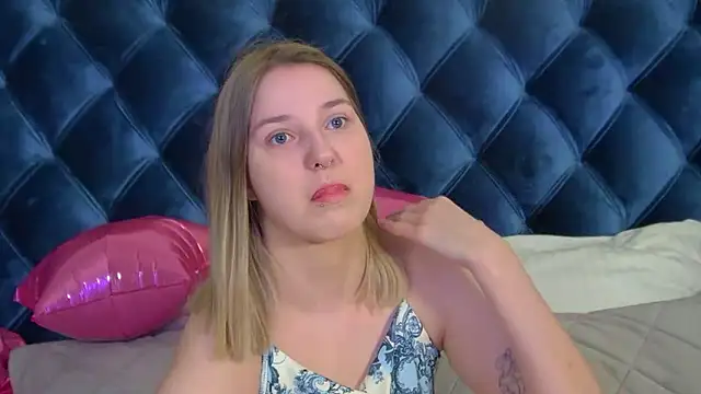 TinnaBurton online show from April 2026 04:04:02 PM