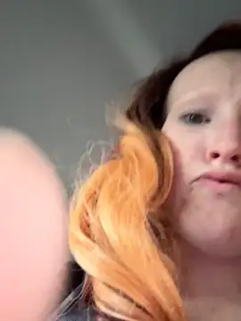 Snapshot of desertdaisee chatting on December 2025 11:33:02 PM desertdaisee online show from December 2025 11:33:02 PM