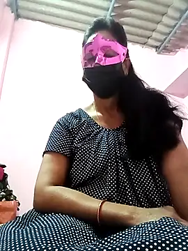 Snapshot of Nisha__19 chatting on November 2025 03:48:02 PM Nisha 19 online show from November 2025 03:48:02 PM