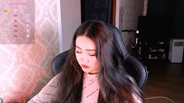 Emma Uilson online show from April 2026 05:50:02 PM