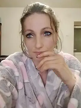 CrazyMaya39 online show from April 2026 09:48:02 PM