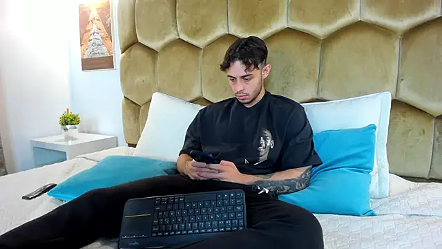 Snapshot of Austin_coljs chatting on April 2026 11:49:01 AM Austin coljs online show from April 2026 11:49:01 AM