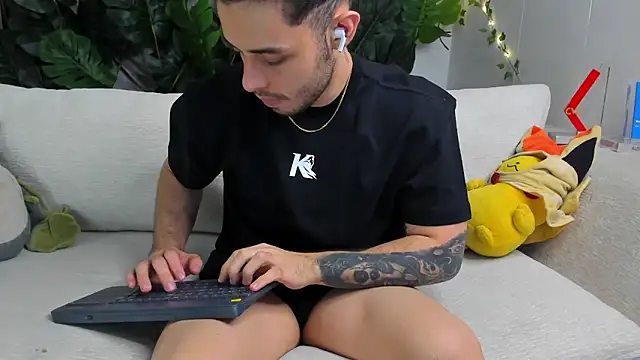 Snapshot of Austin_coljs chatting on April 2026 12:46:02 AM Austin coljs online show from April 2026 12:46:02 AM