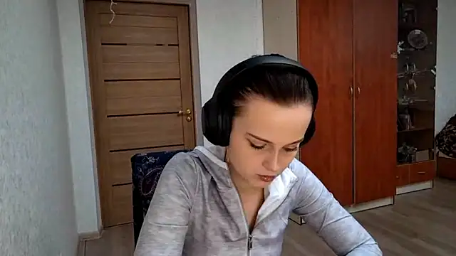 LouiseMarengo online show from January 2026 12:19:01 PM