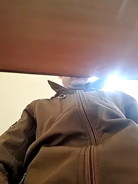 Snapshot of Gregorywhitelegs chatting on April 2026 10:13:01 AM Gregorywhitelegs online show from April 2026 10:13:01 AM