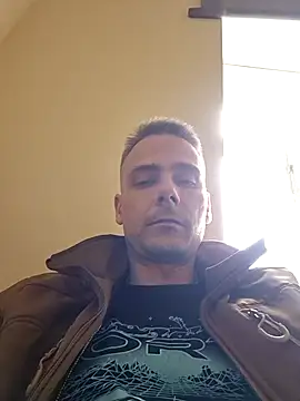 Snapshot of Gregorywhitelegs chatting on April 2026 12:02:01 PM Gregorywhitelegs online show from April 2026 12:02:01 PM