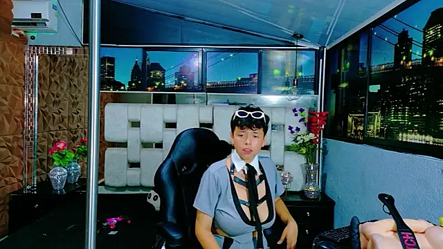 lunabustygirl online show from November 2025 02:36:02 AM