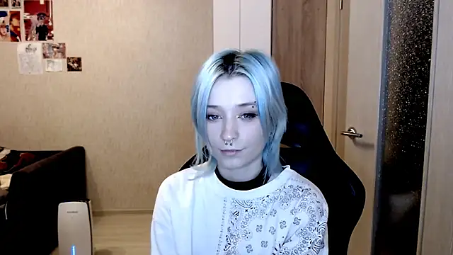 SophiaLur online show from November 2025 03:38:02 PM