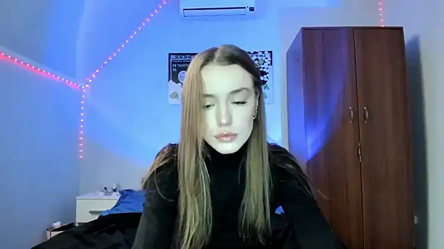 tinyglow online show from December 2025 02:27:01 AM