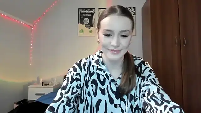 tinyglow online show from December 2025 11:59:02 AM