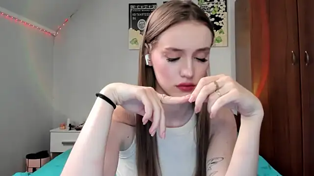 Snapshot of tinyglow chatting on March 2026 09:38:02 PM tinyglow online show from March 2026 09:38:02 PM