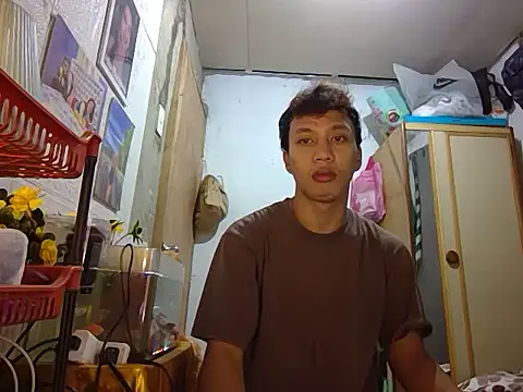 Snapshot of newgys chatting on March 2026 08:42:01 AM newgys online show from March 2026 08:42:01 AM