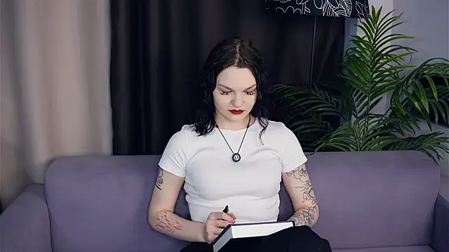 Snapshot of OnitaSkare chatting on November 2025 09:50:02 AM OnitaSkare online show from November 2025 09:50:02 AM