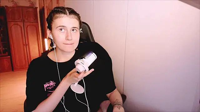 KristinaScott online show from February 2026 03:52:02 PM