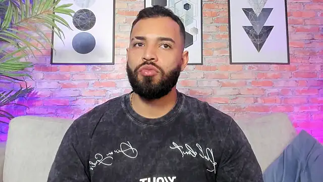 Chris Varden online show from December 2025 07:07:01 PM