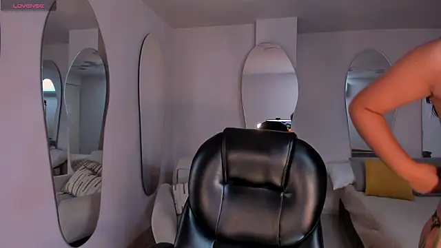 Snapshot of SophieLanne chatting on March 2026 03:43:01 AM SophieLanne online show from March 2026 03:43:01 AM