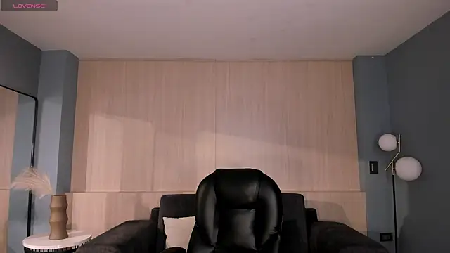 Snapshot of SophieLanne chatting on March 2026 04:06:01 AM SophieLanne online show from March 2026 04:06:01 AM