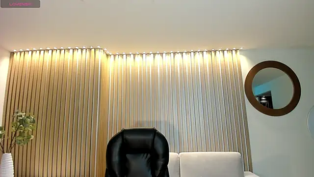 Snapshot of SophieLanne chatting on March 2026 03:50:01 AM SophieLanne online show from March 2026 03:50:01 AM