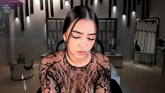 Snapshot of SophieLanne chatting on April 2026 04:19:01 AM SophieLanne online show from April 2026 04:19:01 AM