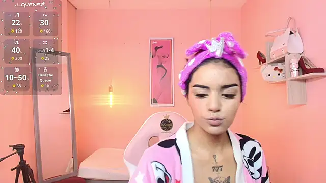 Milu carbajal x online show from December 2025 08:04:01 PM