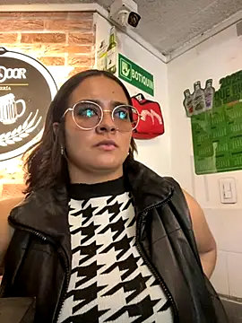 Snapshot of HANNAHBAKER00 chatting on November 2025 09:14:02 PM HANNAHBAKER00 online show from November 2025 09:14:02 PM