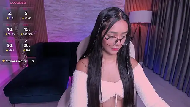 Snapshot of kylie_collins chatting on April 2026 02:54:01 AM kylie collins online show from April 2026 02:54:01 AM