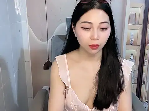 Lousii online show from April 2026 03:00:02 AM