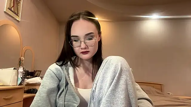 Snapshot of MidnightMelt chatting on November 2025 04:25:01 PM MidnightMelt online show from November 2025 04:25:01 PM