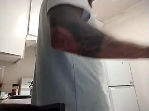 Snapshot of CarlosStillBig chatting on November 2025 03:45:02 PM CarlosStillBig online show from November 2025 03:45:02 PM