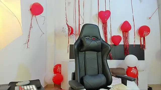 Snapshot of BWW-CINDY11 chatting on February 2026 09:41:02 AM BWW-CINDY11 online show from February 2026 09:41:02 AM