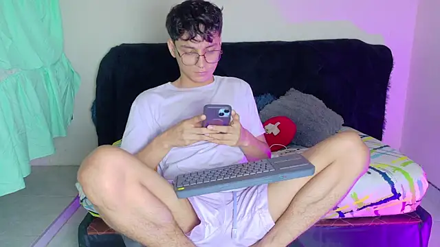 Snapshot of andrew_dann chatting on July 2026 08:31:02 AM andrew dann online show from July 2026 08:31:02 AM