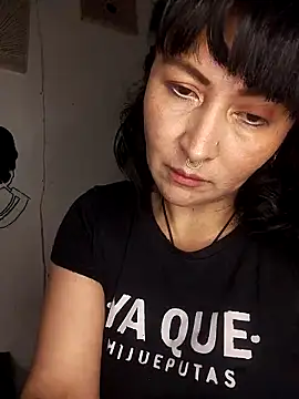 Snapshot of LILITH_LIBELULA chatting on April 2026 02:13:01 AM LILITH LIBELULA online show from April 2026 02:13:01 AM