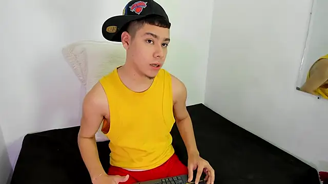 Snapshot of Lucastorrez01 chatting on March 2026 11:45:02 PM Lucastorrez01 online show from March 2026 11:45:02 PM