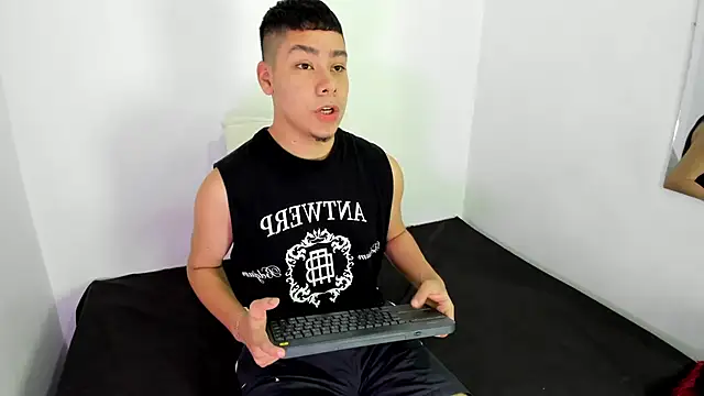 Snapshot of Lucastorrez01 chatting on March 2026 12:26:01 AM Lucastorrez01 online show from March 2026 12:26:01 AM