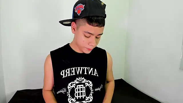 Snapshot of Lucastorrez01 chatting on March 2026 07:39:01 PM Lucastorrez01 online show from March 2026 07:39:01 PM