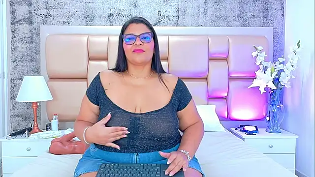 SelennaCooper online show from December 2025 11:41:01 AM