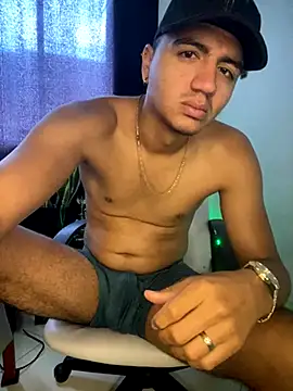 Snapshot of lester_rose chatting on December 2025 02:37:01 PM lester rose online show from December 2025 02:37:01 PM