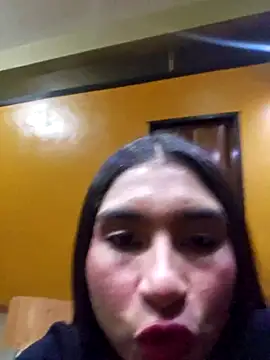 Snapshot of skinnyrox chatting on February 2026 03:43:01 AM skinnyrox online show from February 2026 03:43:01 AM