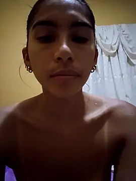 Snapshot of skinnyrox chatting on February 2026 02:40:02 AM skinnyrox online show from February 2026 02:40:02 AM