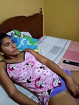 Snapshot of skinnyrox chatting on April 2026 02:12:02 AM skinnyrox online show from April 2026 02:12:02 AM