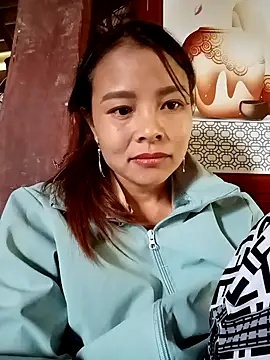 Snapshot of mon1-day chatting on November 2025 01:33:01 AM mon1-day online show from November 2025 01:33:01 AM