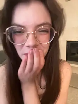 Snapshot of Enigma2007 chatting on November 2025 07:57:01 AM Enigma2007 online show from November 2025 07:57:01 AM