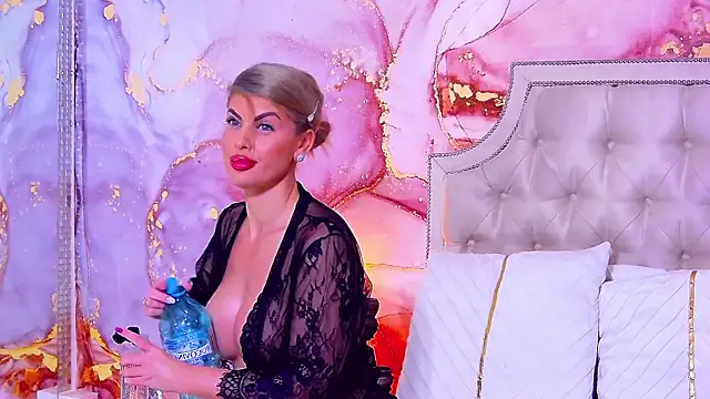 Snapshot of SalmaRroze chatting on November 2025 05:06:02 AM SalmaRroze online show from November 2025 05:06:02 AM