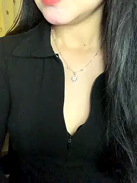 Hanni 22 online show from November 2025 03:27:02 PM